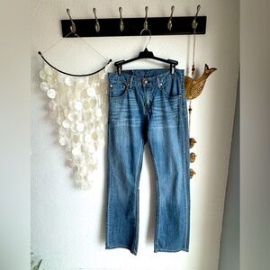 Women’s Levi’s 527 Boot Cut Jeans. Size W 29 L 30.